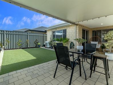 17 Cadaga Way, Piara Waters WA 6112