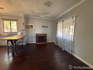 19 Hutchinson Street, Geraldton WA 6530