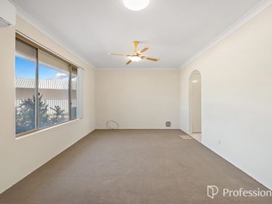 17A Imperial Ct, Seville Grove WA 6112