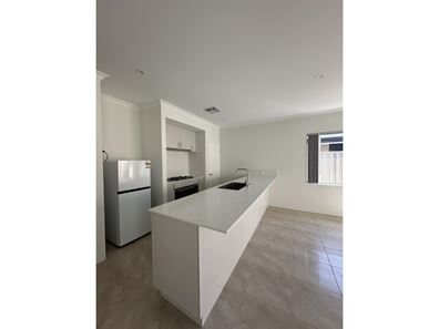 53 Mcphee Rd, Hammond Park WA 6164
