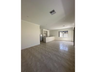 53 Mcphee Rd, Hammond Park WA 6164