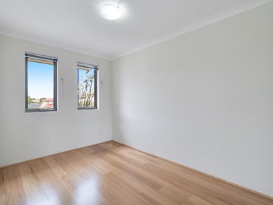 11 Gaffin Way, Kwinana Town Centre WA 6167