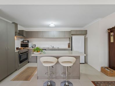112 Willoughbridge Crescent, Erskine WA 6210
