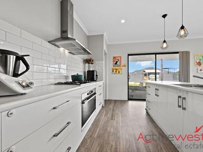 15 Pepper Gate, Waggrakine WA 6530