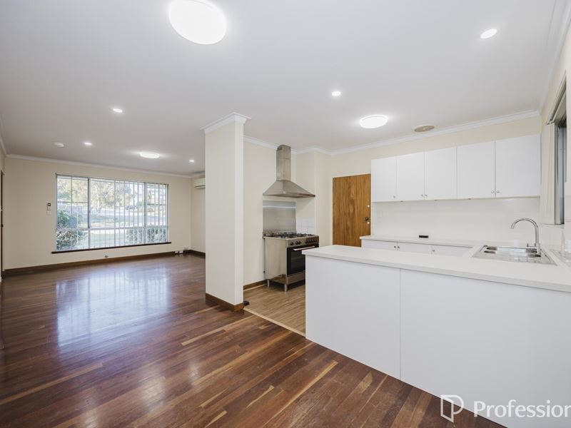 8A Dorset Street, Kallaroo WA 6025