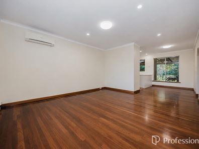 8A Dorset Street, Kallaroo WA 6025