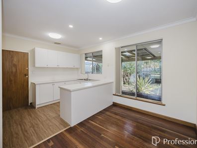 8A Dorset Street, Kallaroo WA 6025