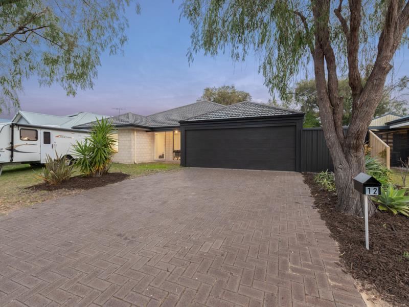 12 Currawong Drive, Broadwater