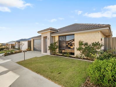 8 Alberta Road, Lakelands WA 6180