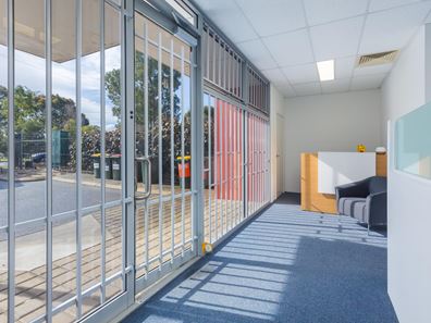 1/9 Parkes Street, Cockburn Central WA 6164