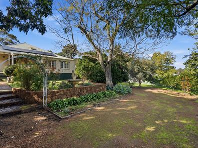 89 Railway Road, Kalamunda WA 6076