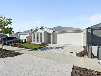 68 Brilliant Blvd, Mandogalup WA 6167