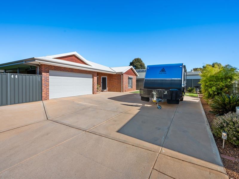 44 Smythe Drive, Broadwood WA 6430