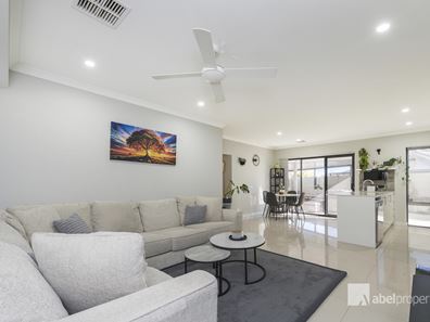 7 Midgegooroo Street, Ellenbrook WA 6069