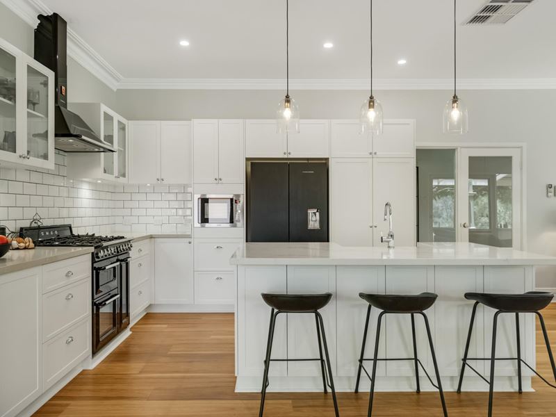 15 Gum Grove, Guildford