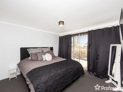 5 Godfrey Way, Byford WA 6122