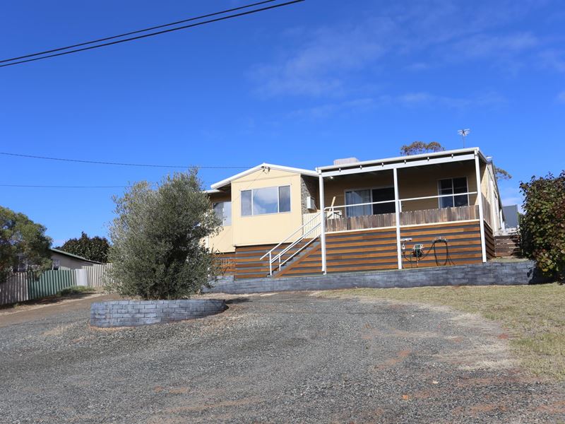 14 Serpentine Road, Kambalda East