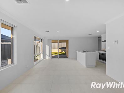 38 Hawdon Road, Lakelands WA 6180