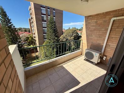 28/40 Pollard Street, Glendalough WA 6016