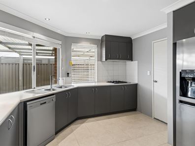 17 Maneroo Way, Ellenbrook WA 6069