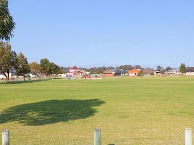 19 D'Arcole Turn, Secret Harbour WA 6173