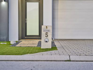 5 Airedale Place, Southern River WA 6110