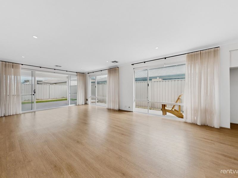 11 Muirfield Ave, Success WA 6164
