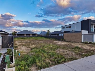 9 Eltham Crescent, Piara Waters WA 6112