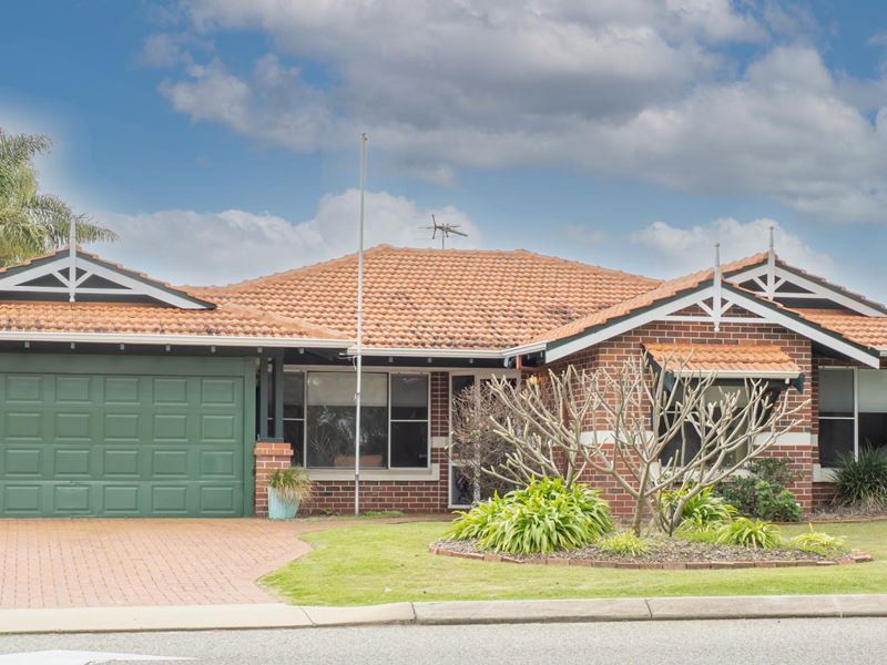 4 Chelmsford Avenue, Port Kennedy WA 6172