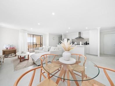 8 Coconuts Avenue, Eglinton WA 6034