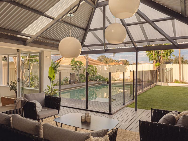 8 Chobham Way, Morley WA 6062