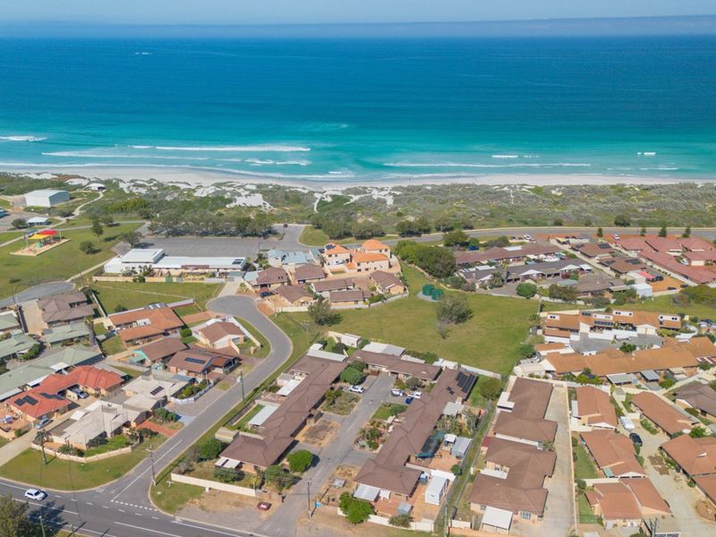 4/232 Willcock Drive, Mahomets Flats WA 6530