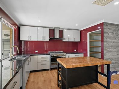 105 The Avenue, Warnbro WA 6169