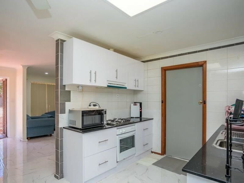 28 Harpenden St, Huntingdale WA 6110