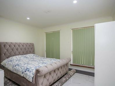 28 Harpenden St, Huntingdale WA 6110