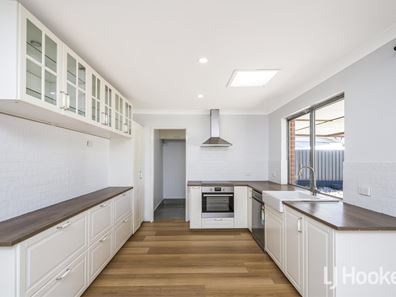 86 Sandpiper Loop, Yangebup WA 6164