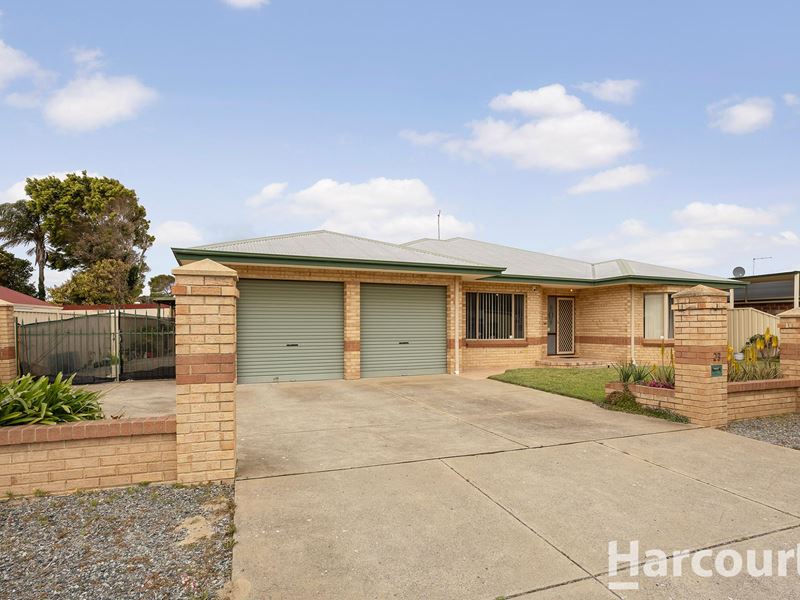 23 Coodanup Drive, Dudley Park WA 6210