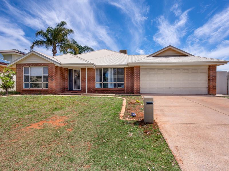 14 Geoffrey Stokes Parade, Kalgoorlie