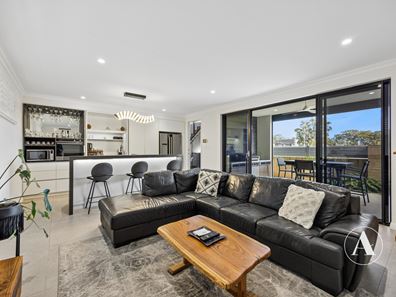 26 Sawyer  Way, Salter Point WA 6152