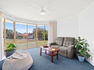 13 Coppercups Place, Halls Head WA 6210