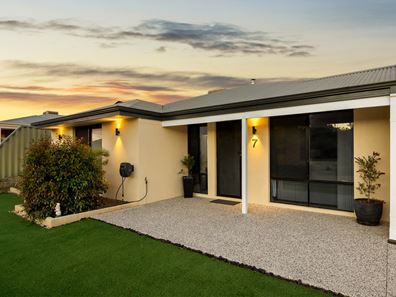 7 Cawdor Lane, Orelia WA 6167