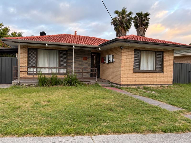 459 Abernethy Road, Cloverdale WA 6105
