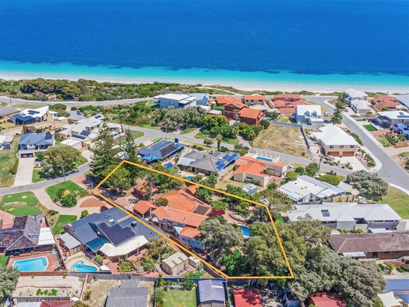 6 David Road, Waikiki WA 6169