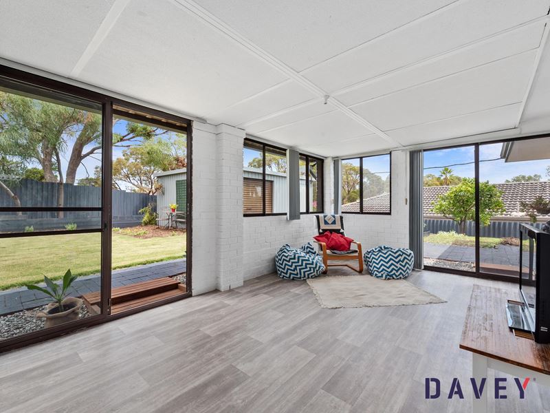 2 Coles Place, Padbury