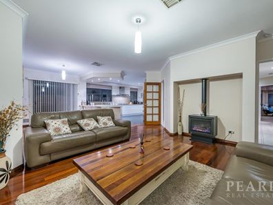 56 Hampshire Drive, Jindalee WA 6036