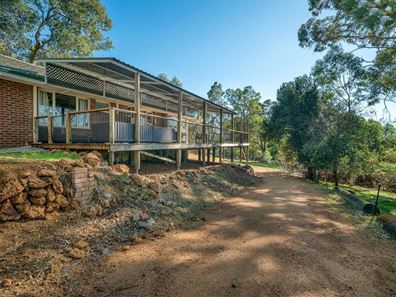 37 King Road, Kalamunda WA 6076