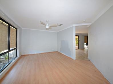 2 Canopy Court, Banksia Grove WA 6031