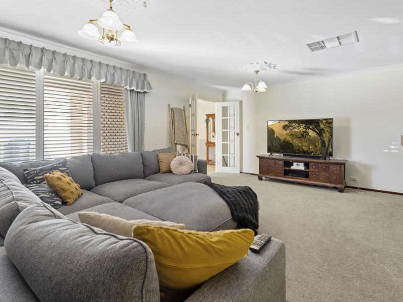 76 Glyndebourne Avenue, Thornlie