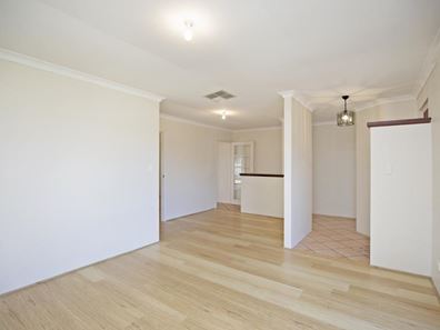 101 Peelwood Parade, Halls Head WA 6210