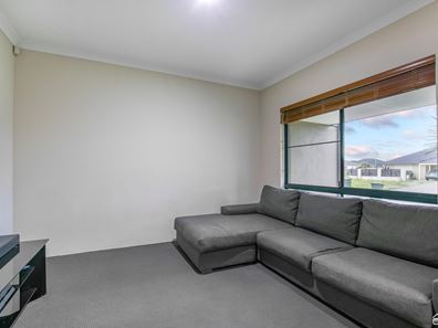 11 Kalanchoe Approach, Seville Grove WA 6112
